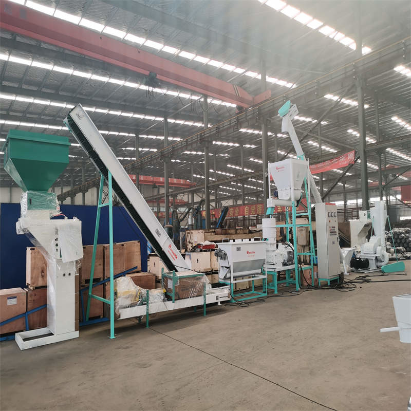 118KW কাঠের পেললেট উত্পাদন লাইন 1000-2000kg/H 2000*500*600cm বৈদ্যুতিক নিয়ন্ত্রণ ক্যাবিনেট