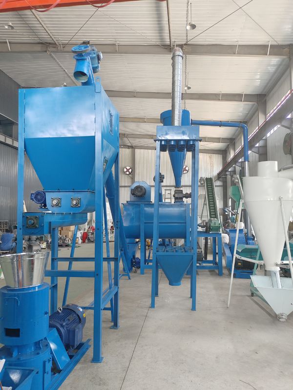 ইঞ্জিনিয়ার গাইড ইনস্টলেশন এবং 380V / 50Hz / 3Phase পাওয়ার সাপ্লাই সহ কাস্টমাইজযোগ্য পশু খাদ্য pelletizing লাইন