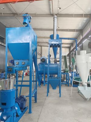 ইঞ্জিনিয়ার গাইড ইনস্টলেশন এবং 380V / 50Hz / 3Phase পাওয়ার সাপ্লাই সহ কাস্টমাইজযোগ্য পশু খাদ্য pelletizing লাইন